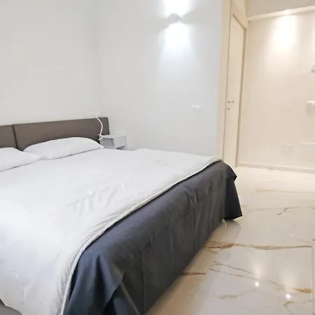 Pl9 House פארמה
